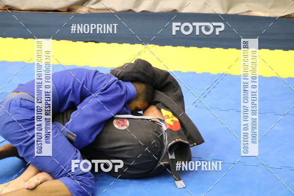 Buy your photos of the eventfight friends on Fotop