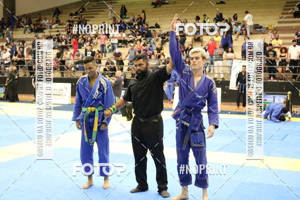 Buy your photos of the eventfight friends on Fotop