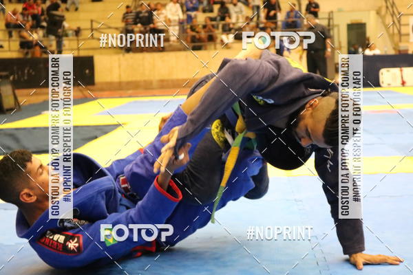 Buy your photos of the eventfight friends on Fotop