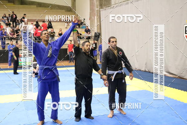 Buy your photos of the eventfight friends on Fotop