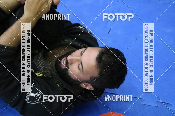 Buy your photos of the eventfight friends on Fotop