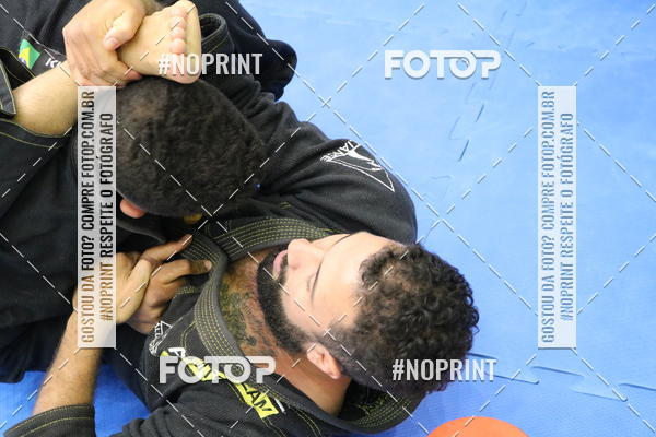 Buy your photos of the eventfight friends on Fotop