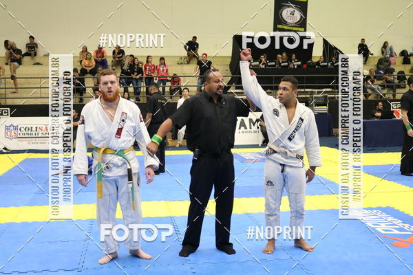 Buy your photos of the eventfight friends on Fotop