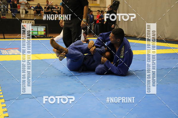 Acquista le foto dell'eventofight friends in Fotop
