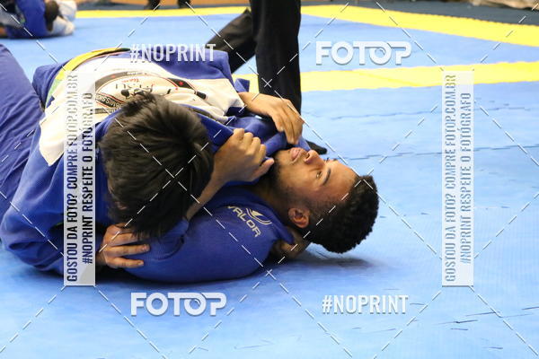 Buy your photos of the eventfight friends on Fotop