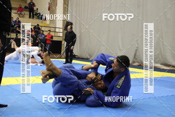 Acquista le foto dell'eventofight friends in Fotop