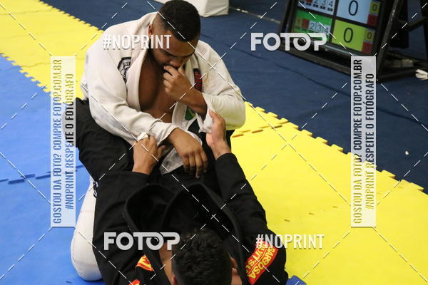 Buy your photos of the eventfight friends on Fotop