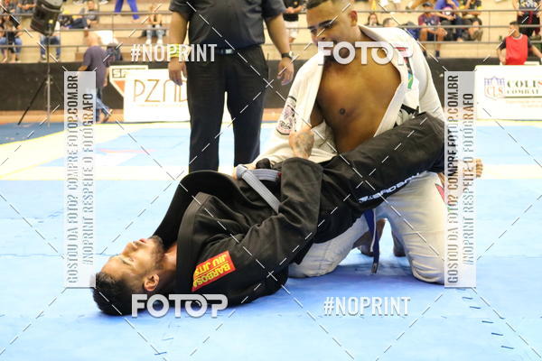 Buy your photos of the eventfight friends on Fotop