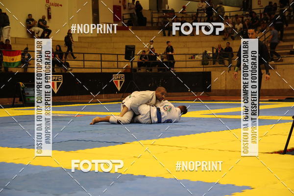 Acquista le foto dell'eventofight friends in Fotop