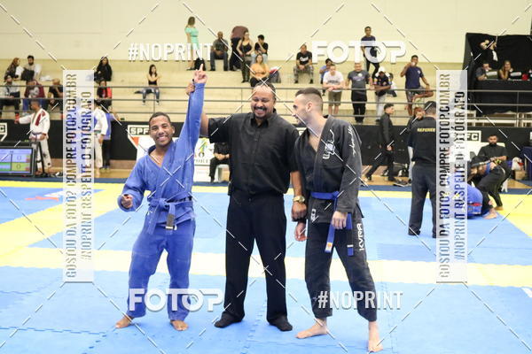 Buy your photos of the eventfight friends on Fotop