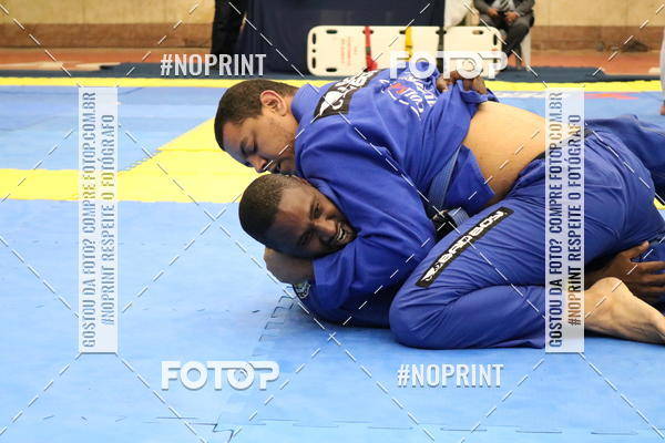 Buy your photos of the eventfight friends on Fotop