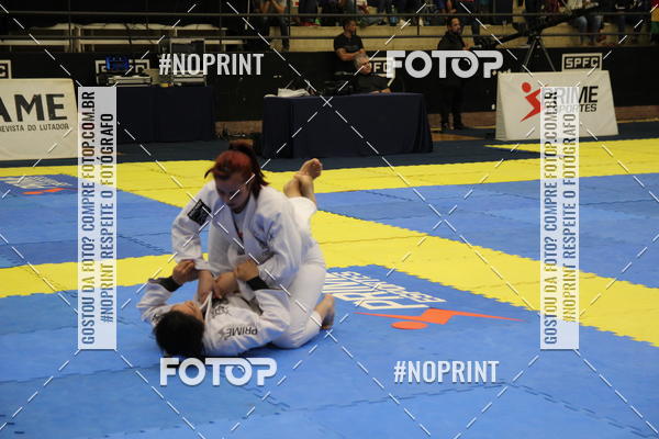 Acquista le foto dell'eventofight friends in Fotop