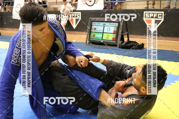 Buy your photos of the eventfight friends on Fotop