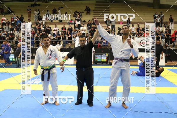 Buy your photos of the eventfight friends on Fotop