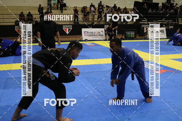 Buy your photos of the eventfight friends on Fotop