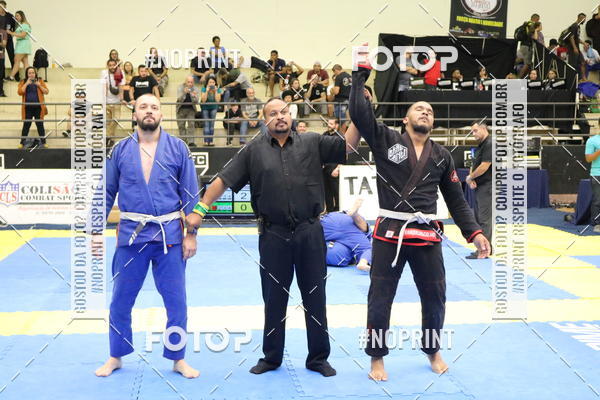 Buy your photos of the eventfight friends on Fotop