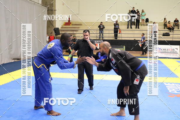 Buy your photos of the eventfight friends on Fotop