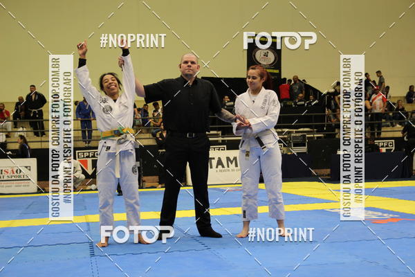Acquista le foto dell'eventofight friends in Fotop