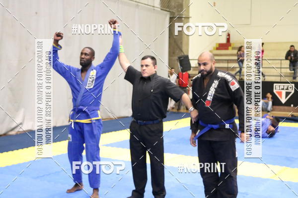 Buy your photos of the eventfight friends on Fotop