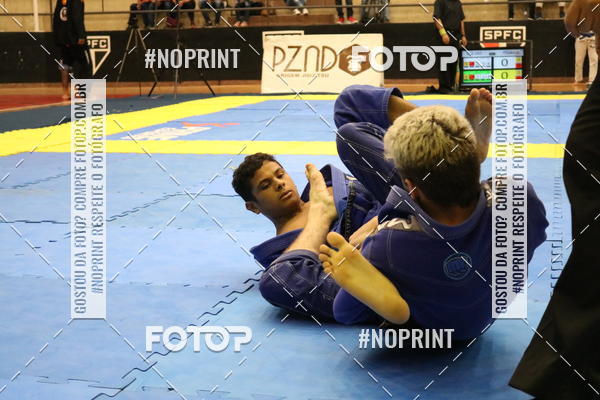 Buy your photos of the eventfight friends on Fotop