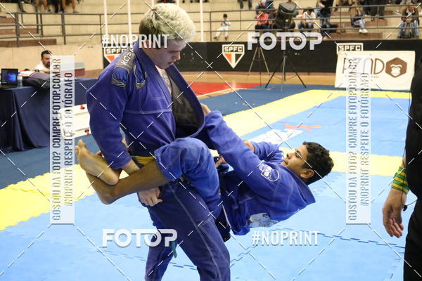 Buy your photos of the eventfight friends on Fotop