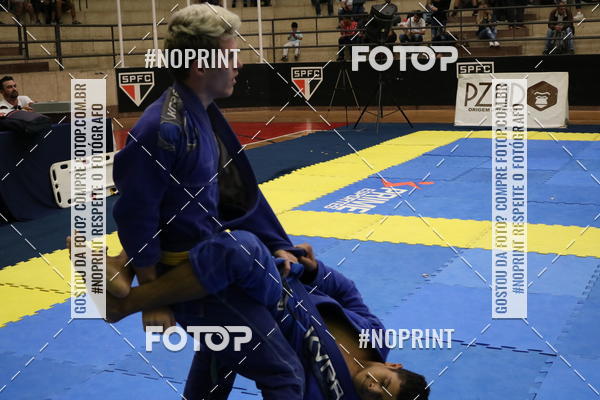 Buy your photos of the eventfight friends on Fotop