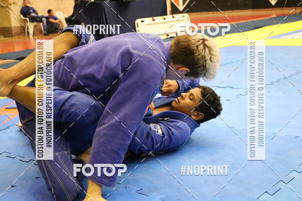 Buy your photos of the eventfight friends on Fotop