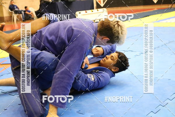 Buy your photos of the eventfight friends on Fotop