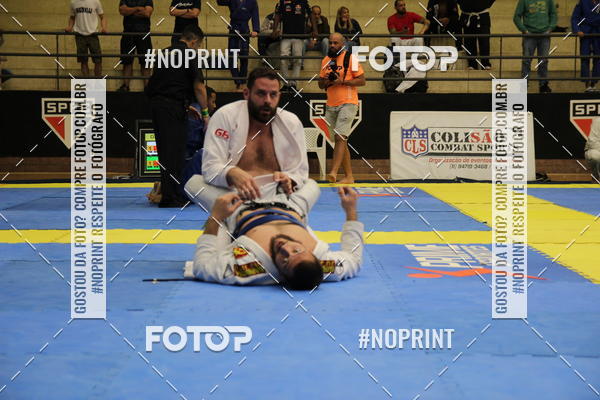Acquista le foto dell'eventofight friends in Fotop