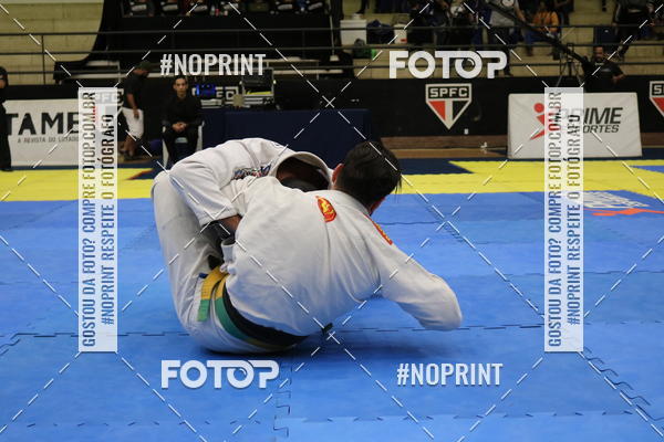 Buy your photos of the eventfight friends on Fotop