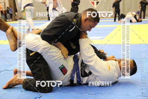 Acquista le foto dell'eventofight friends in Fotop