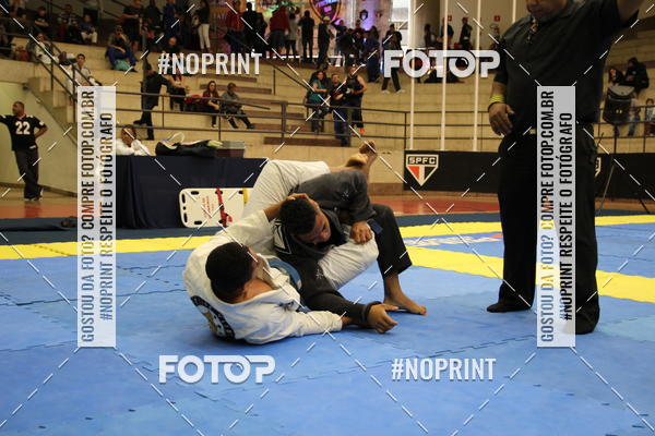 Buy your photos of the eventfight friends on Fotop