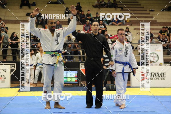 Acquista le foto dell'eventofight friends in Fotop