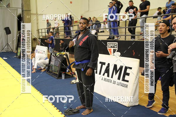 Acquista le foto dell'eventofight friends in Fotop