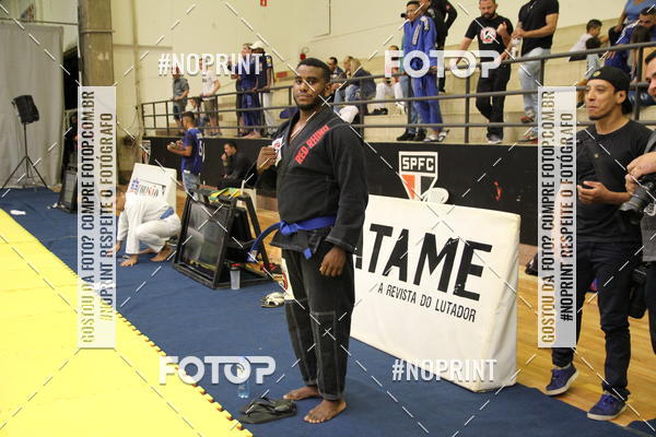 Acquista le foto dell'eventofight friends in Fotop