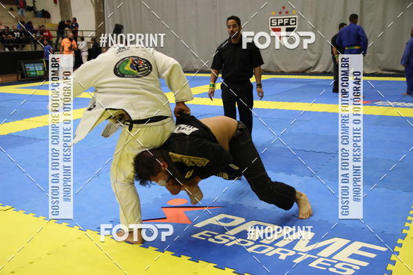 Acquista le foto dell'eventofight friends in Fotop