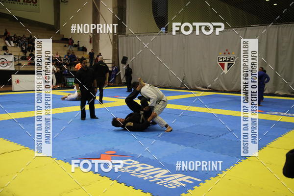 Acquista le foto dell'eventofight friends in Fotop
