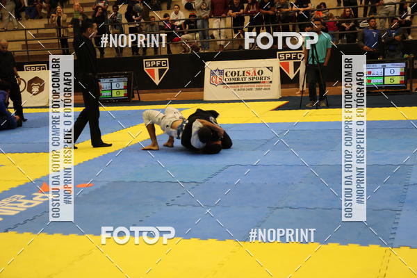 Acquista le foto dell'eventofight friends in Fotop