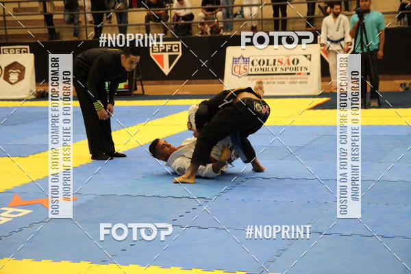 Acquista le foto dell'eventofight friends in Fotop