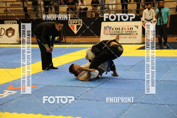 Acquista le foto dell'eventofight friends in Fotop