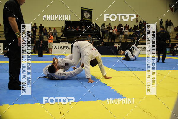 Acquista le foto dell'eventofight friends in Fotop