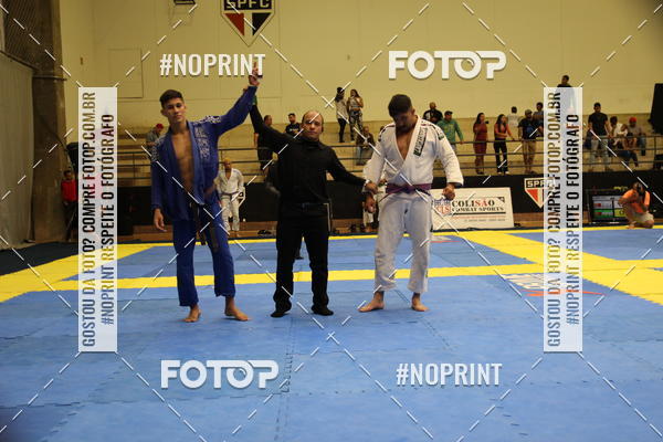 Acquista le foto dell'eventofight friends in Fotop