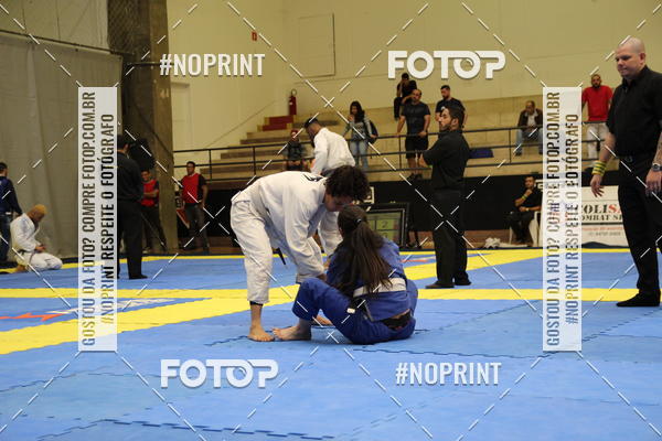 Acquista le foto dell'eventofight friends in Fotop