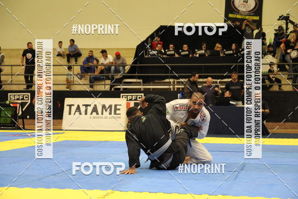 Acquista le foto dell'eventofight friends in Fotop