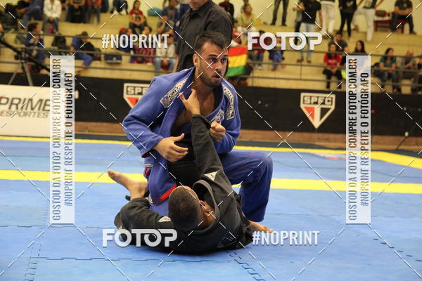 Acquista le foto dell'eventofight friends in Fotop