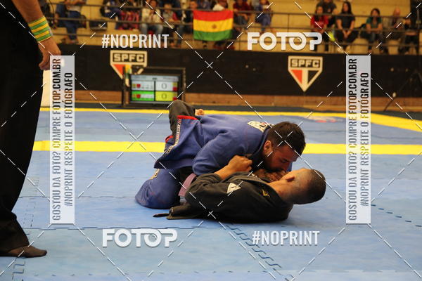 Acquista le foto dell'eventofight friends in Fotop