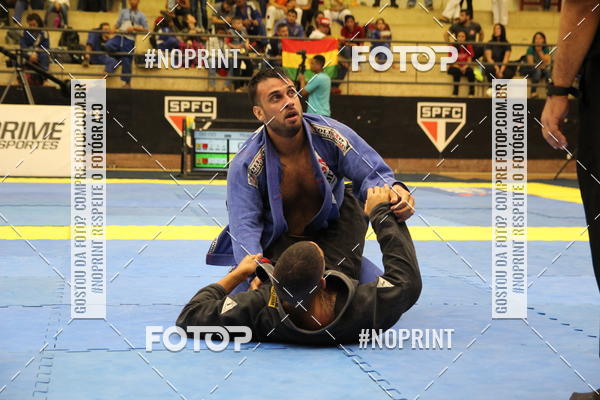 Acquista le foto dell'eventofight friends in Fotop