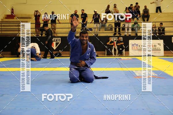 Buy your photos of the eventfight friends on Fotop