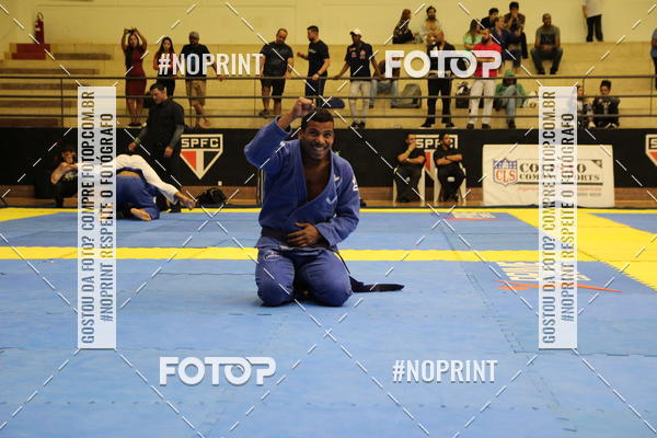 Buy your photos of the eventfight friends on Fotop