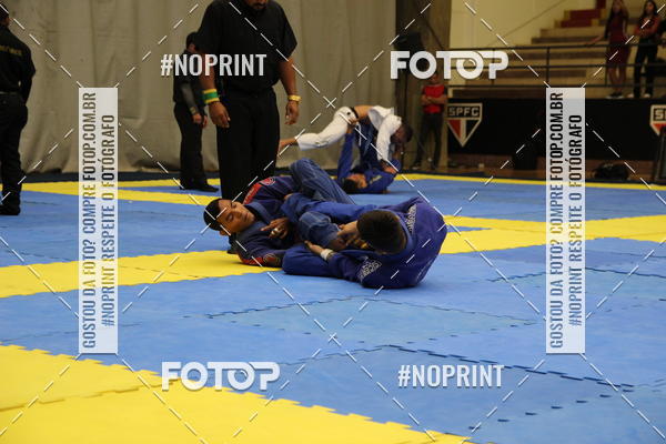 Buy your photos of the eventfight friends on Fotop